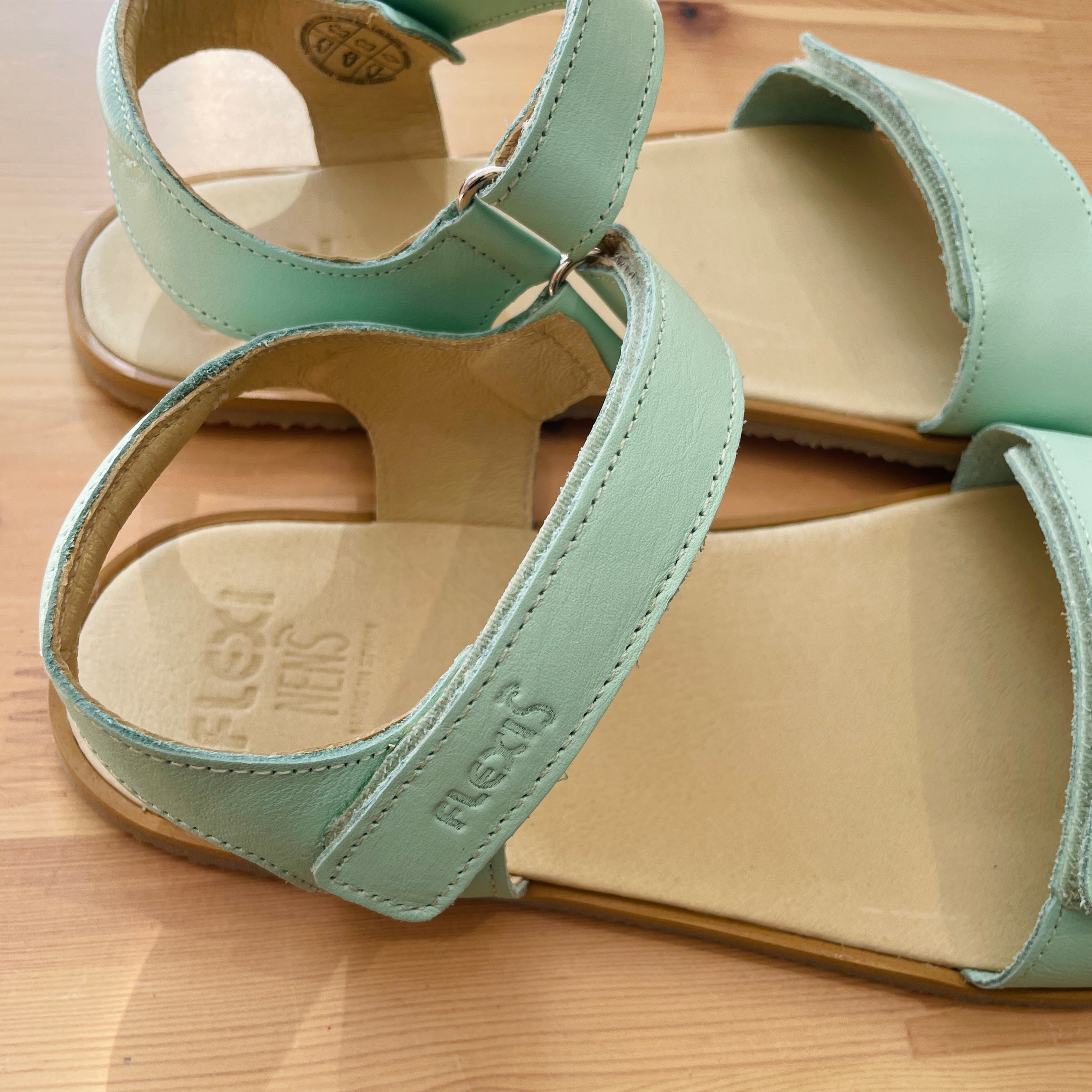 Sandalia respetuosa Salvaje Mint – Flexinens