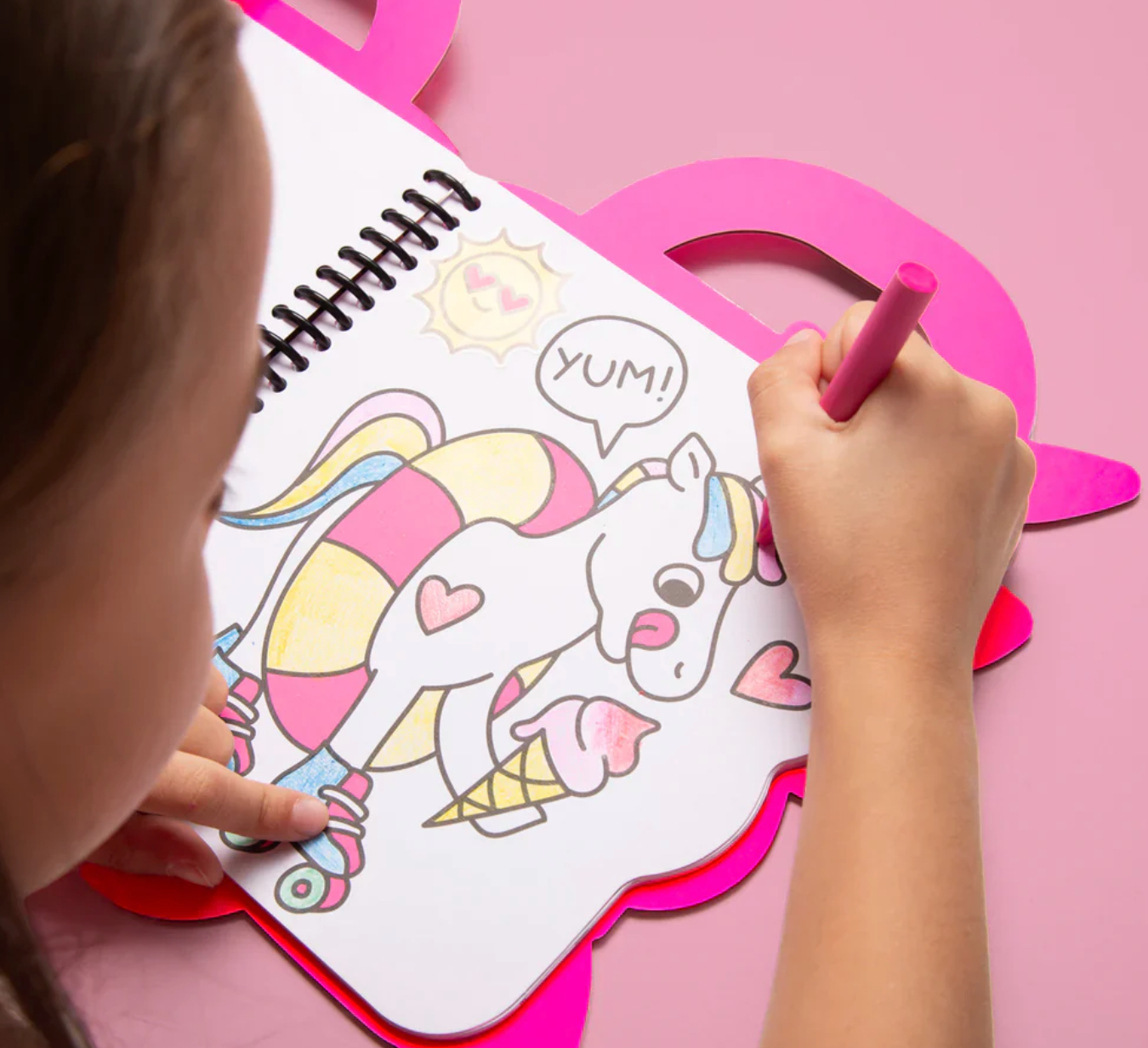 Libro con pegatinas y pinturas Unicornio - Omy