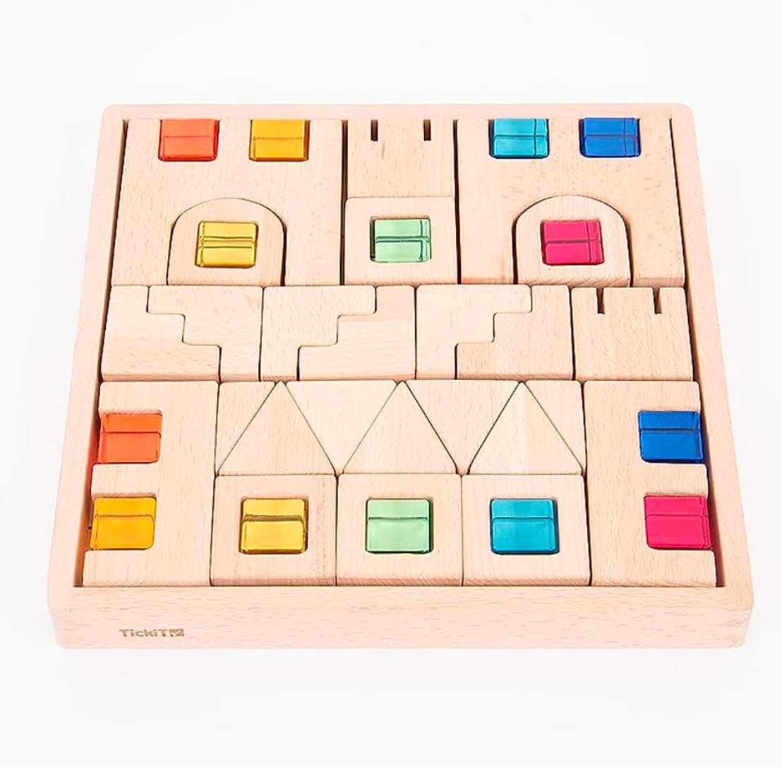 Bloques de construcción con gemas translúcidas