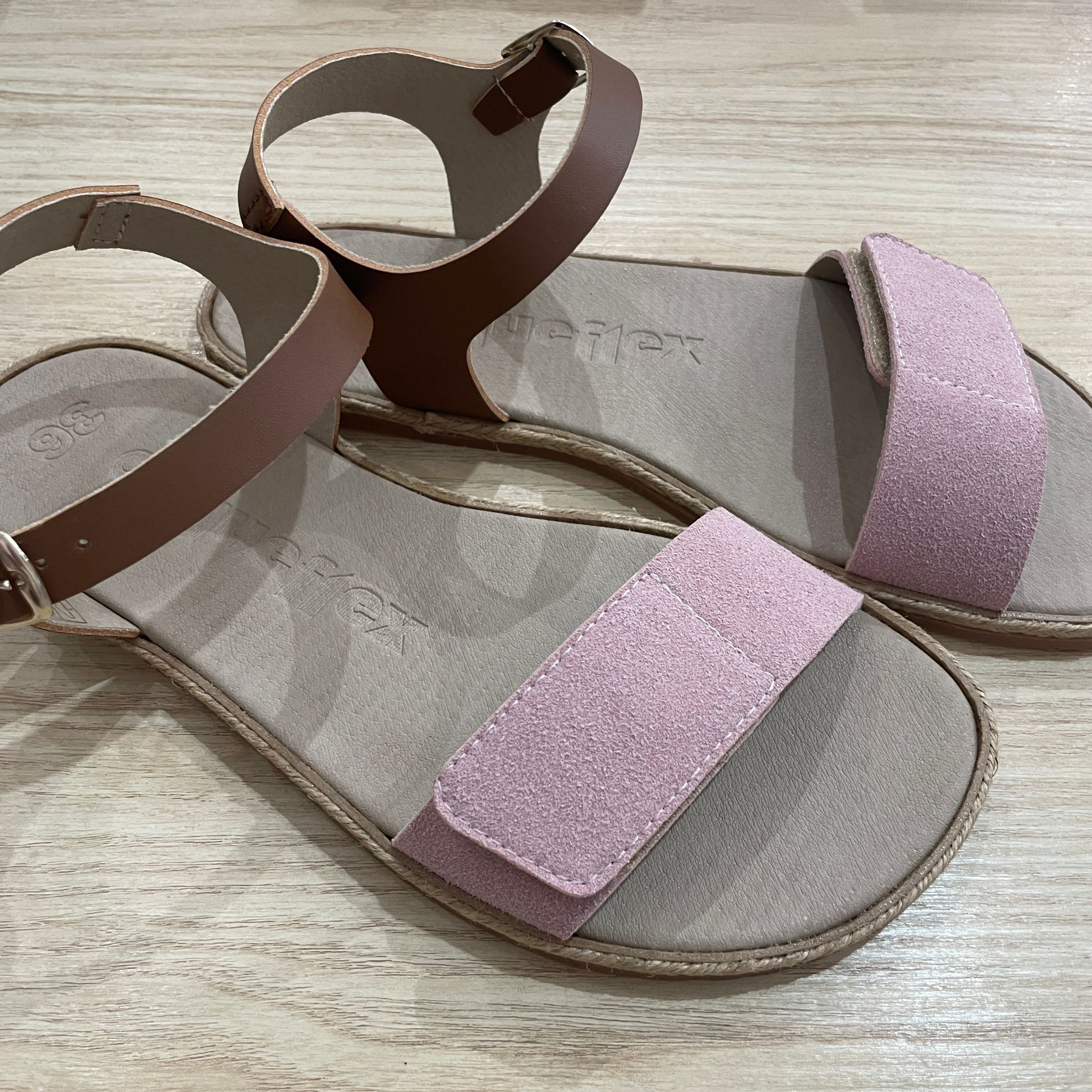 Sandalias Barefoot Respetuosas Coqueflex Suede Rosa