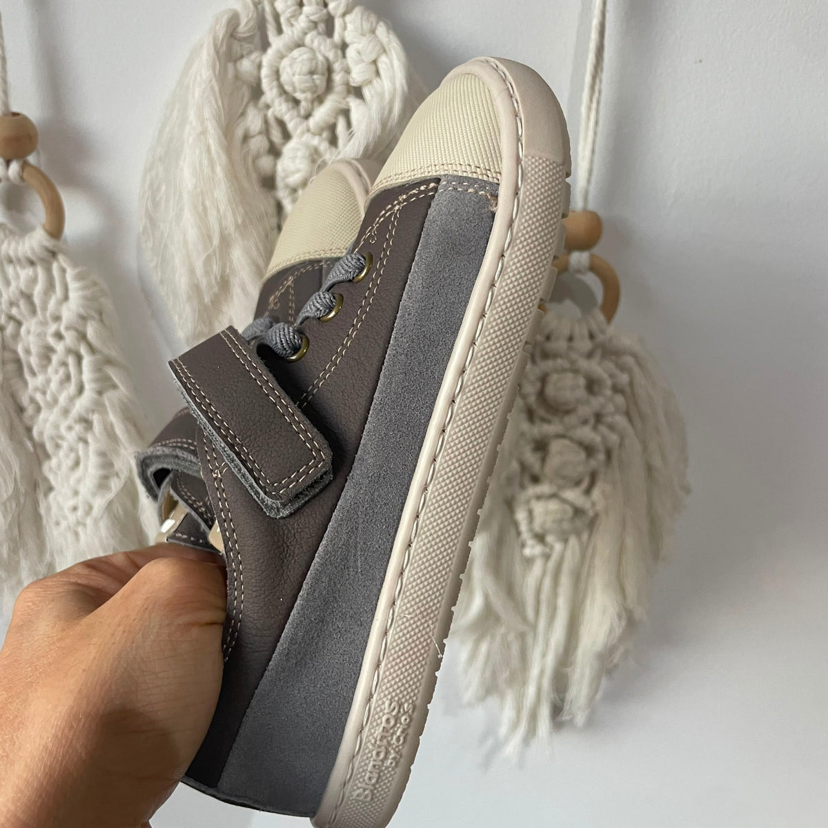 Blanditos Zapatillas grises (liquidación)