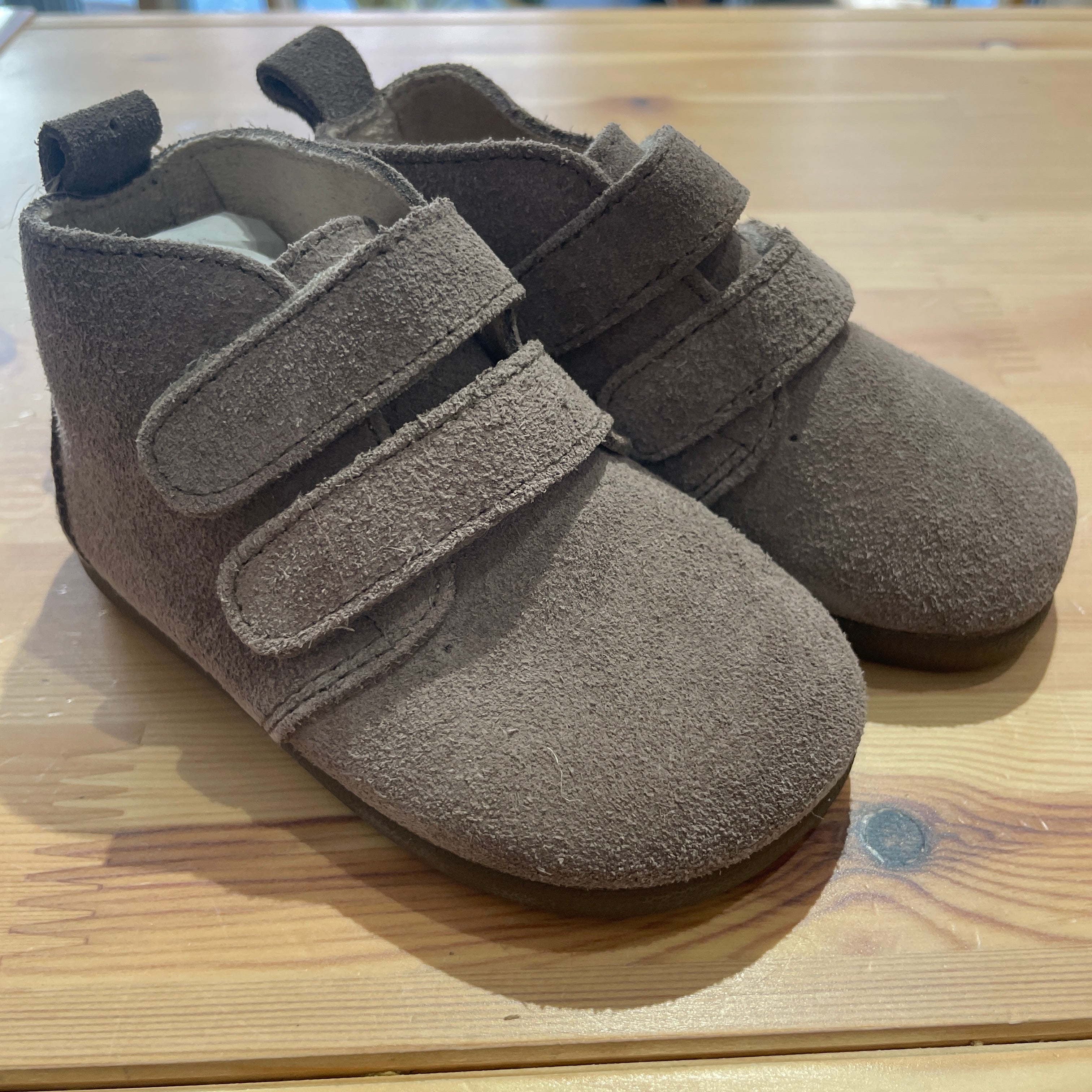 Batilas botines velcro taupe