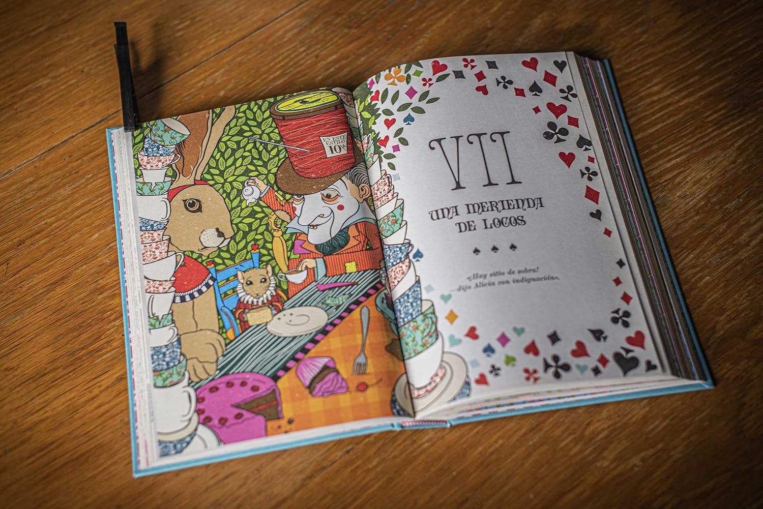 Alicia en el país de las Maravillas (Clásicos ilustrados de MinaLima)