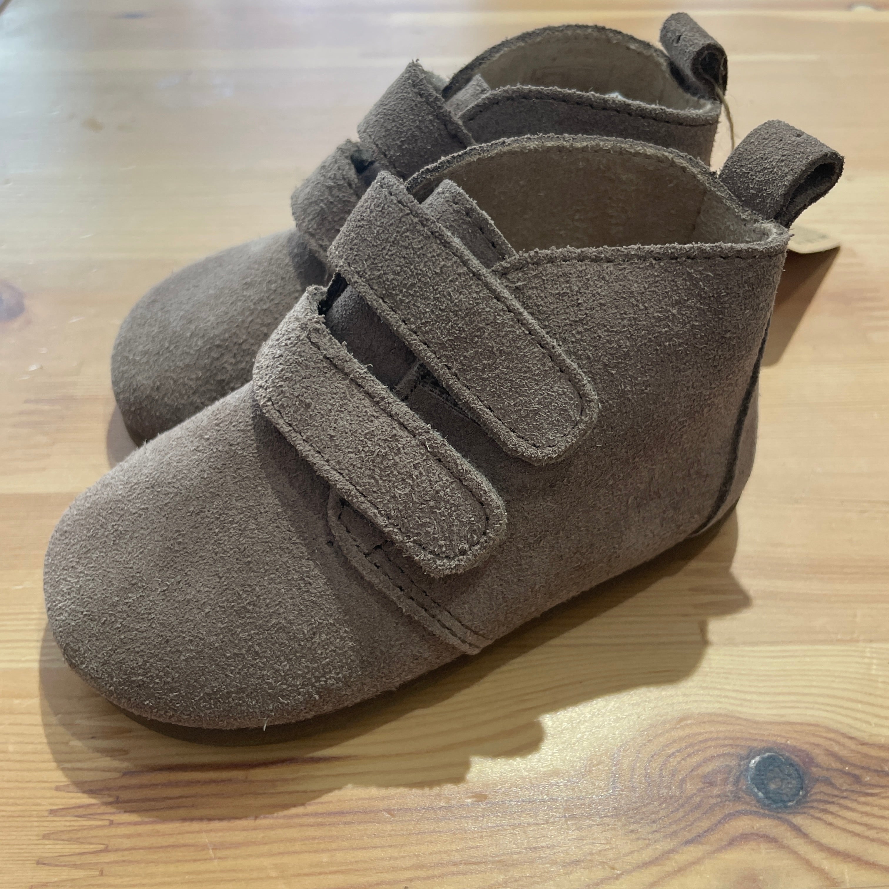 Batilas botines velcro taupe