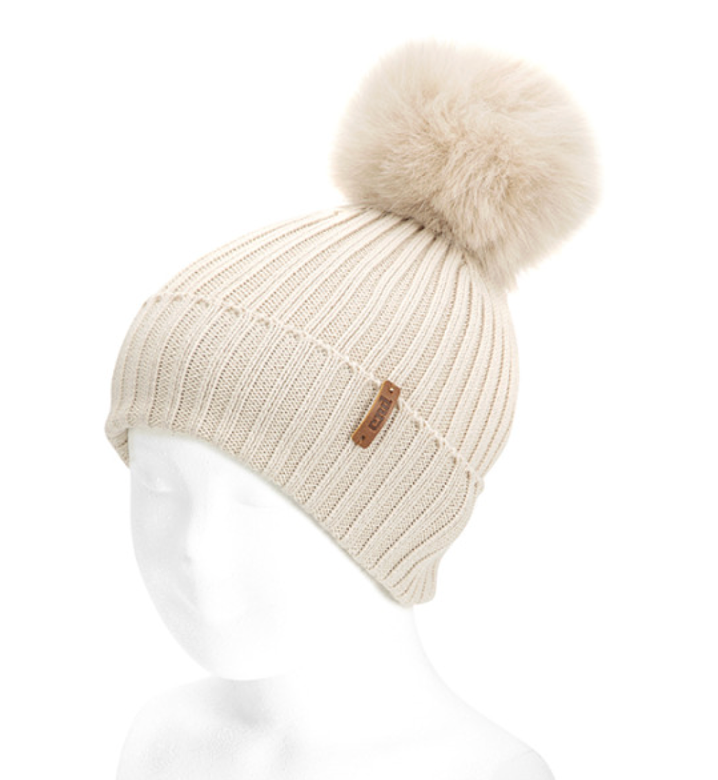 Gorro con vuelta y borla de pelo Beige - Cóndor