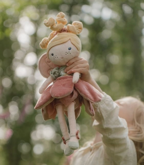 Mila Hada - Little Dutch