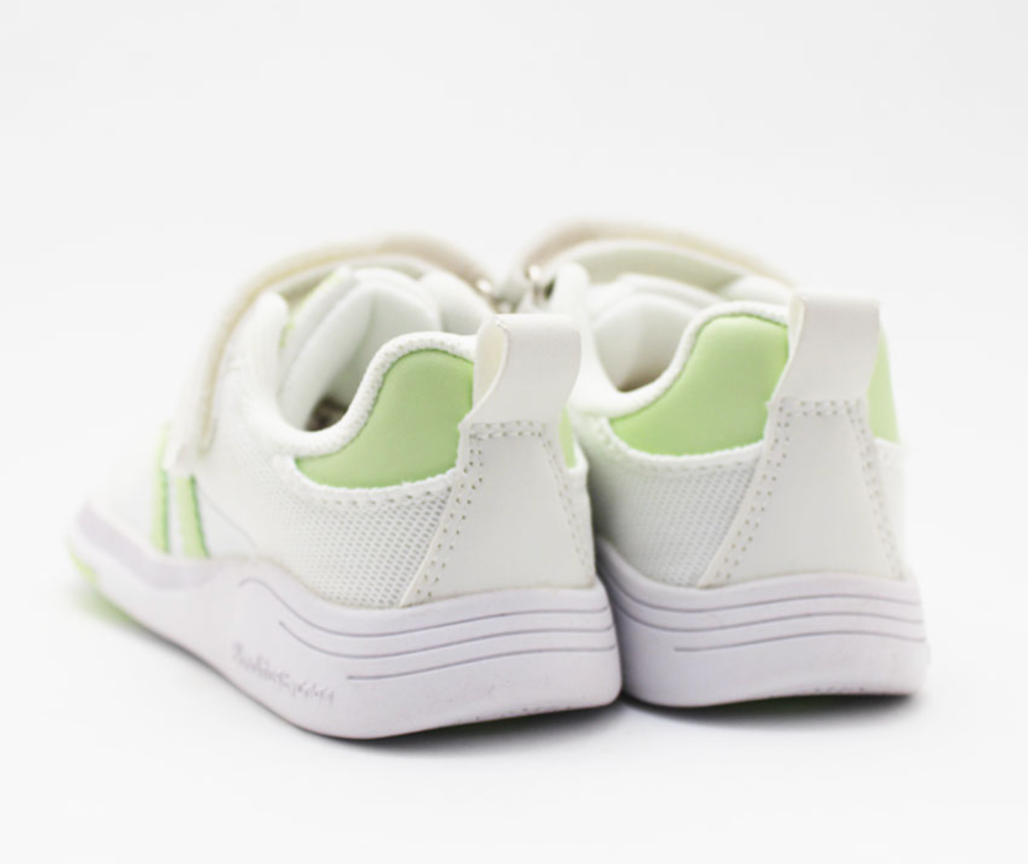 Deportivas Ares Blanco y pistacho Blanditos