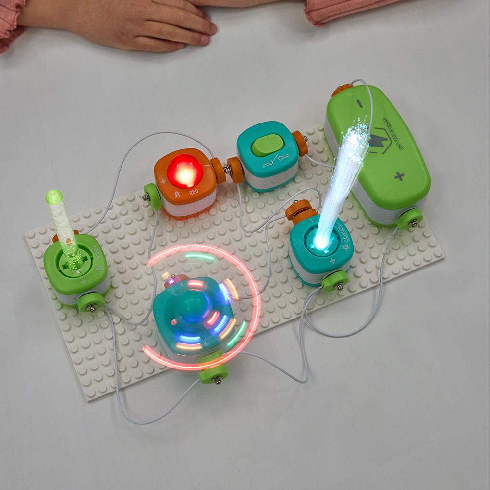 Juego de lógica eletrónico Circuit Genius - Miniland