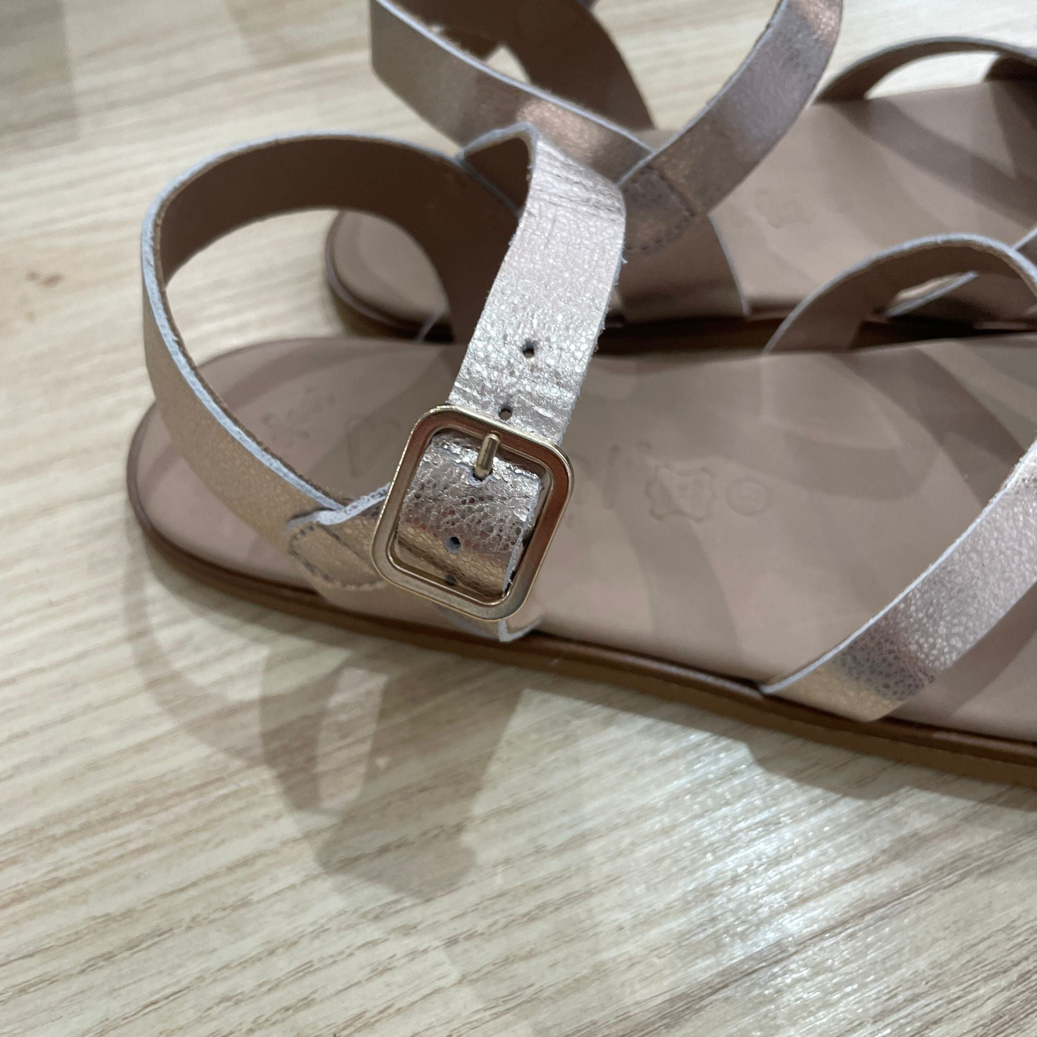 Sandalia barefoot Vivant Zenda platino