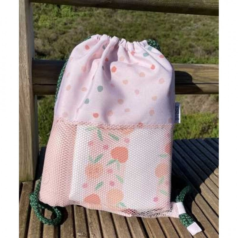 mochila-saco-antiarena-lunares-rosa1